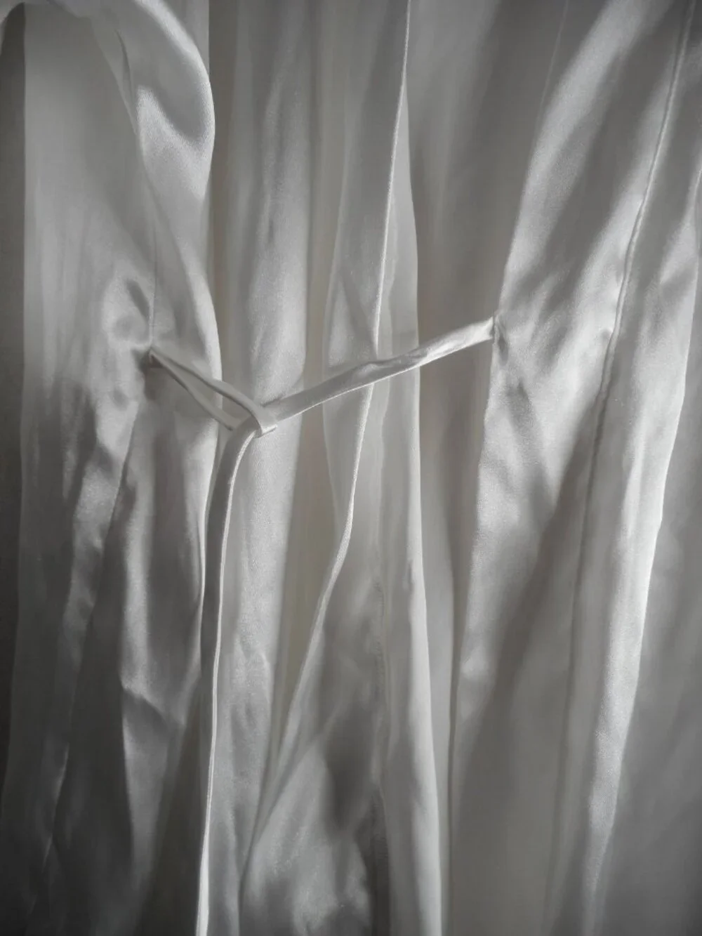 White Satiny Bride Robe Lingerie Sz M/L tie close - Picture 2 of 5